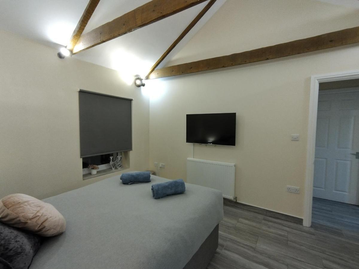 Queens Holiday Apartment 펨브룩도크 외부 사진
