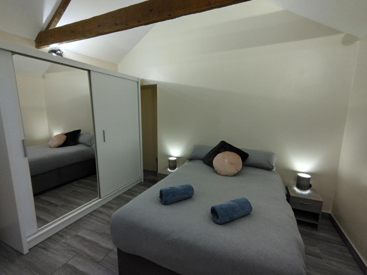 Queens Holiday Apartment 펨브룩도크 외부 사진