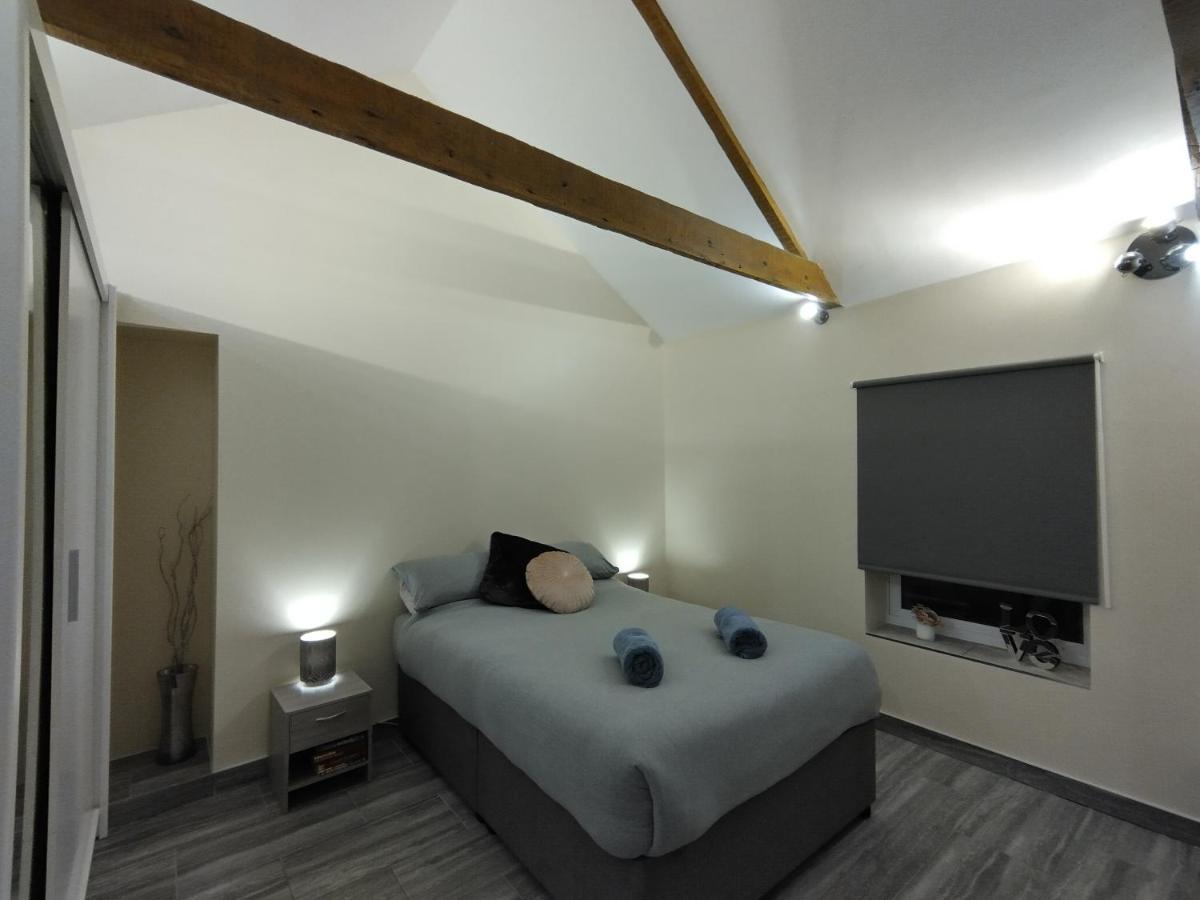 Queens Holiday Apartment 펨브룩도크 외부 사진