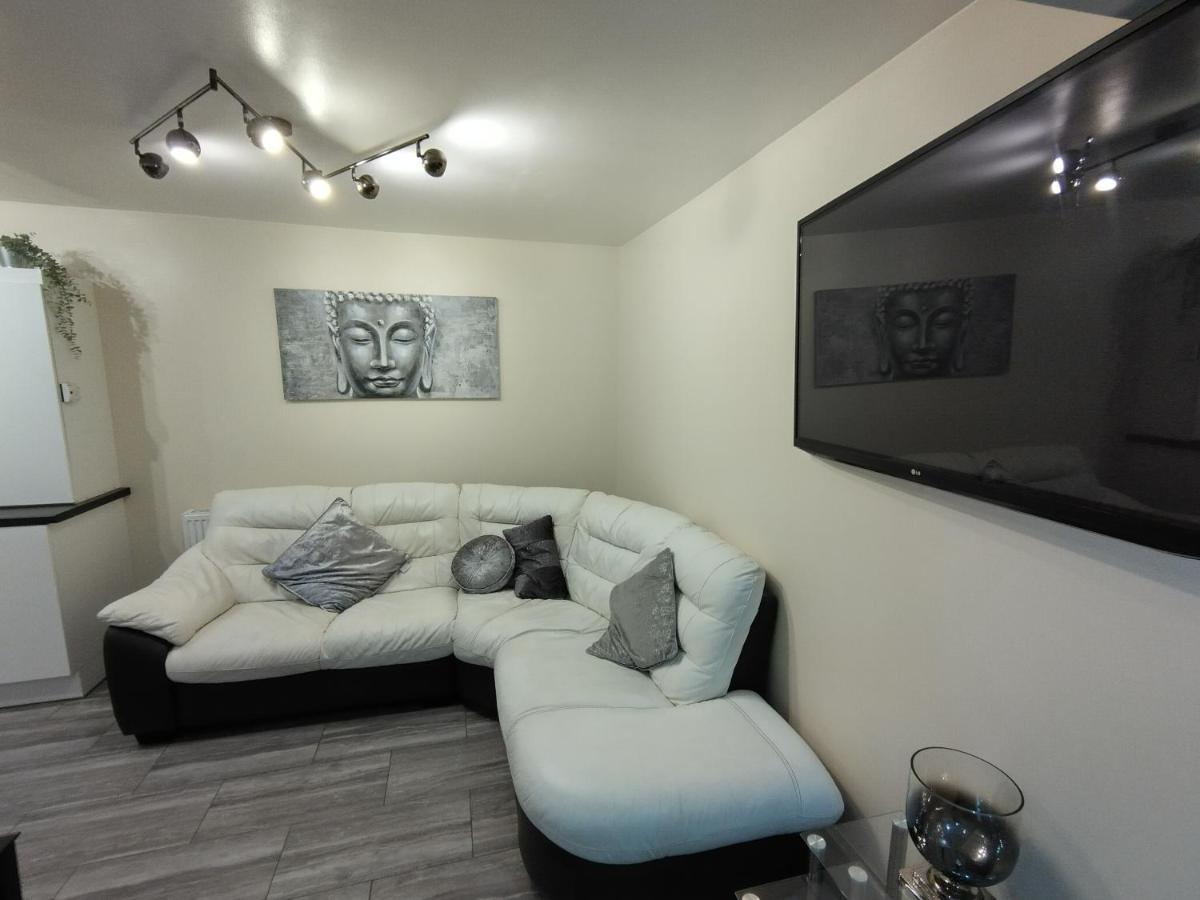 Queens Holiday Apartment 펨브룩도크 외부 사진